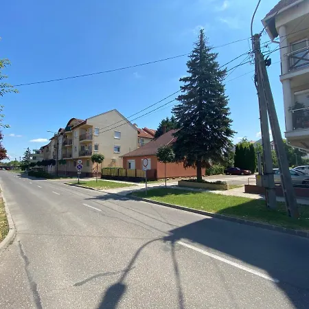Veronika Lux Apartman Hajduszoboszlo Exterior photo