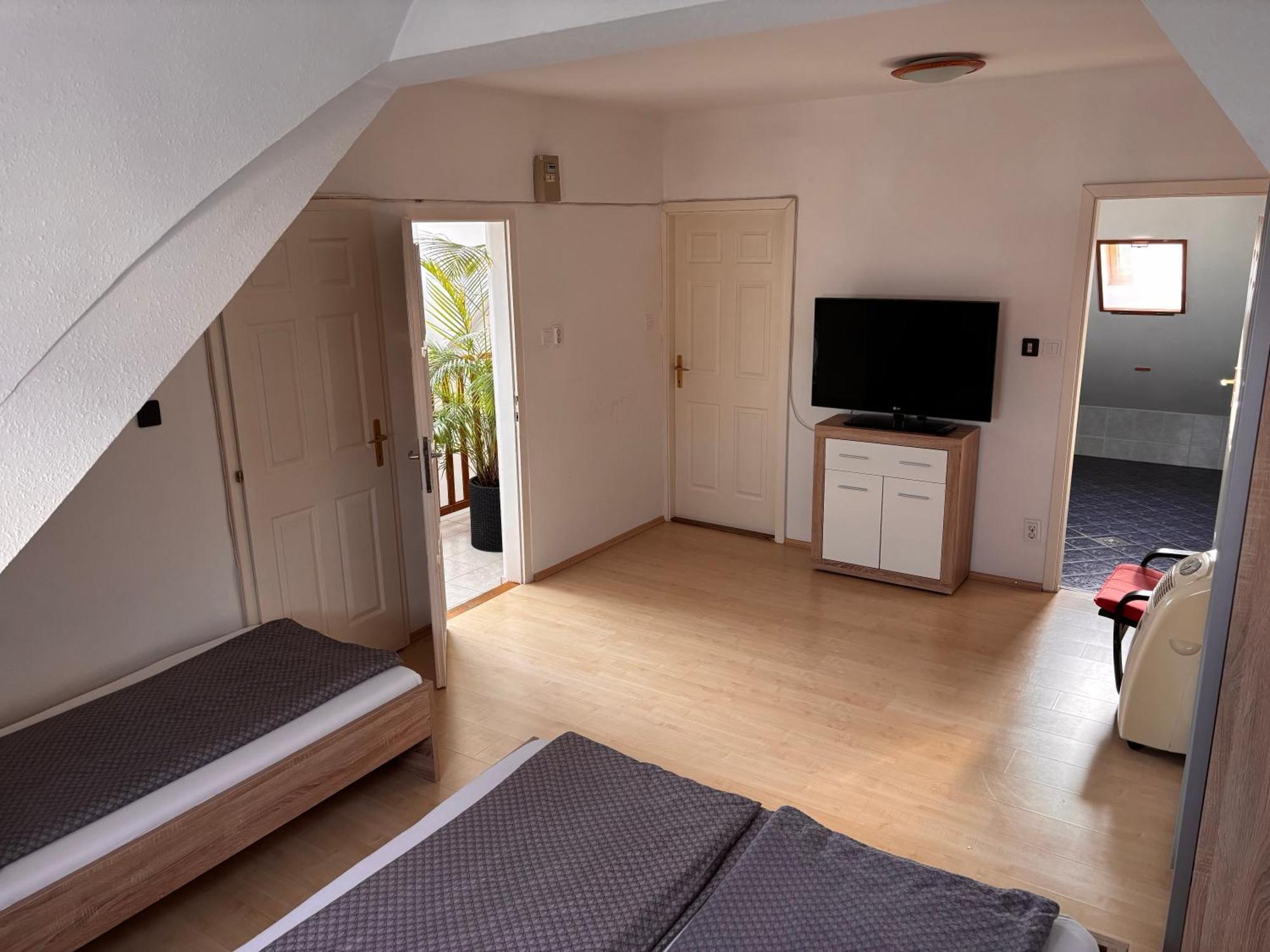 Veronika Lux Apartman *